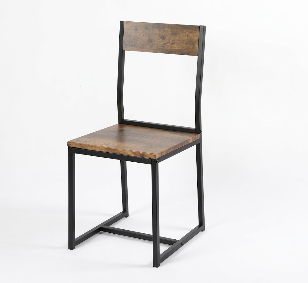 Silla Odín con patas de hierro negro y respaldo madera