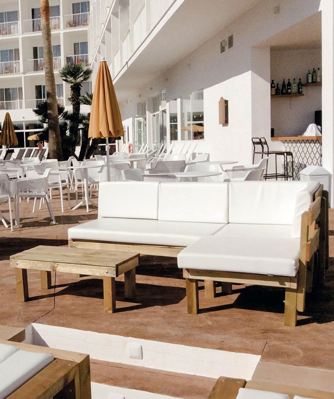 Sofá de Madera 2 Plazas con Respaldo Mod CHPR2NC 1