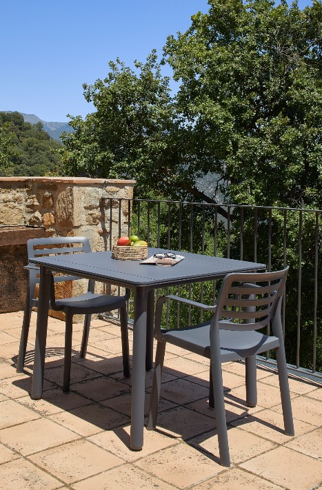 Mesa NOA Rectangular 160x90 cm Pie y Tablero en Gris Oscuro 1