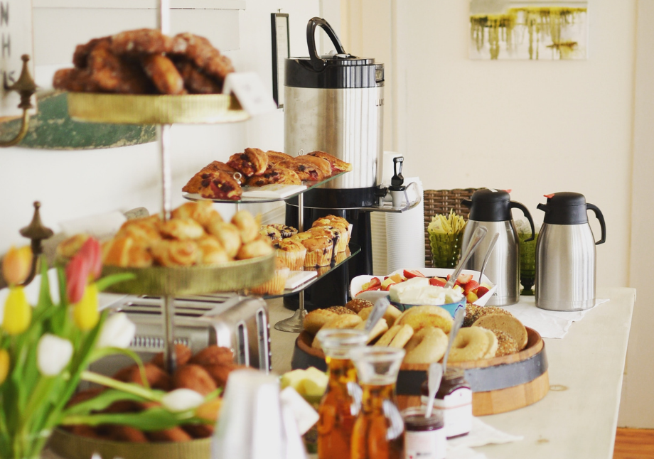 Dispensadores de tés para buffet de desayuno